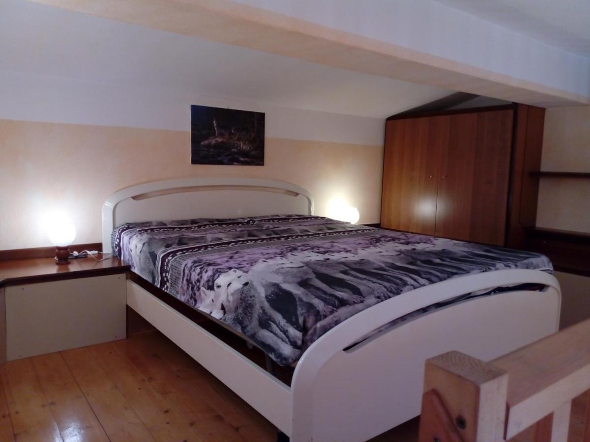 B&B Il Rifugio Del Lupo - E6721 Paringianu Buitenkant foto