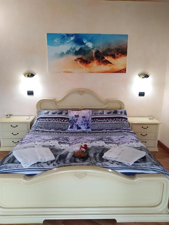 B&B Il Rifugio Del Lupo - E6721 Paringianu Buitenkant foto